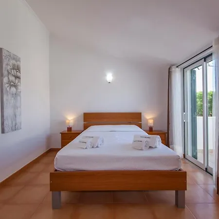 A14 - Cozy Torraltinha Apartment
